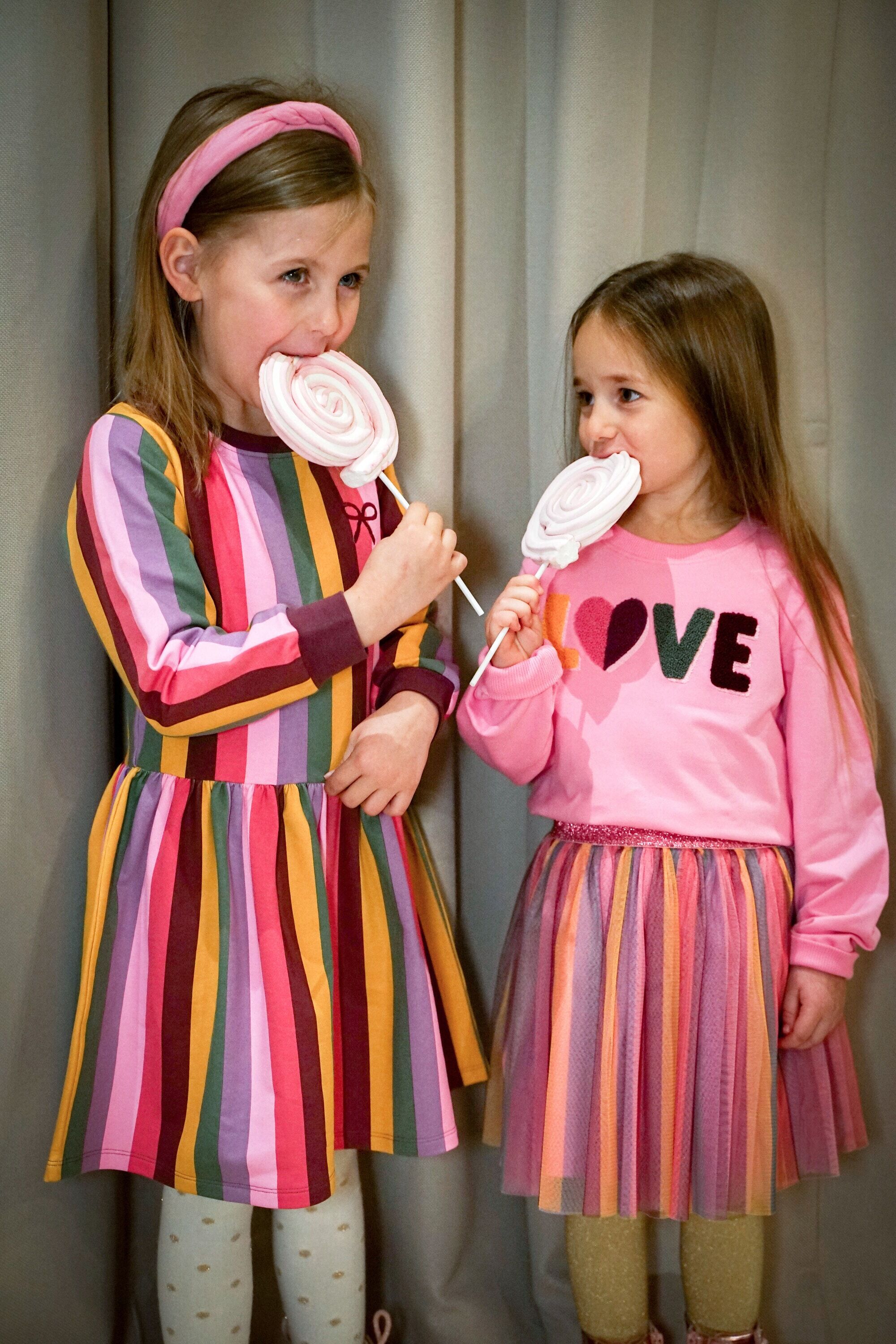 Sweatkleid DANAMADE "DANAMADE Dress DFELICIA", Mädchen, Gr. 140, bunt (multicolor), 95% Baumwolle, 5% Elasthan, Kleider Sweatkleid