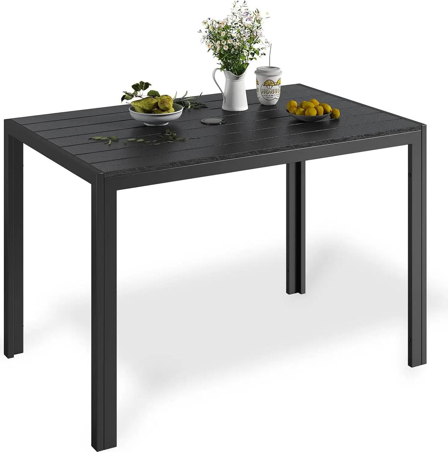 Outdoor Gartentisch - Rechteckiger Esstisch - Aluminiumgestell - Wetterfest - Sonnenschirmloch - Für 6 Personen - 110x70x73 cm