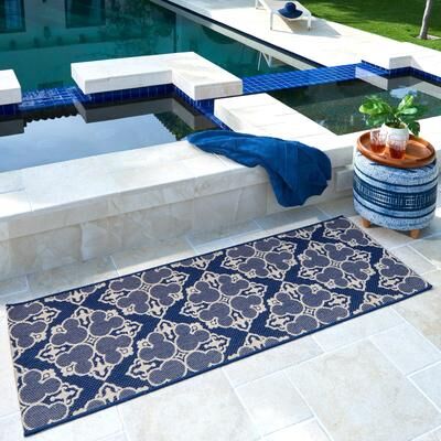 Licensed Disney Mickey Mouse Transitional Medallion Navy Blue/ Ivory Flatweave Indoor/ Outdoor Area Rug