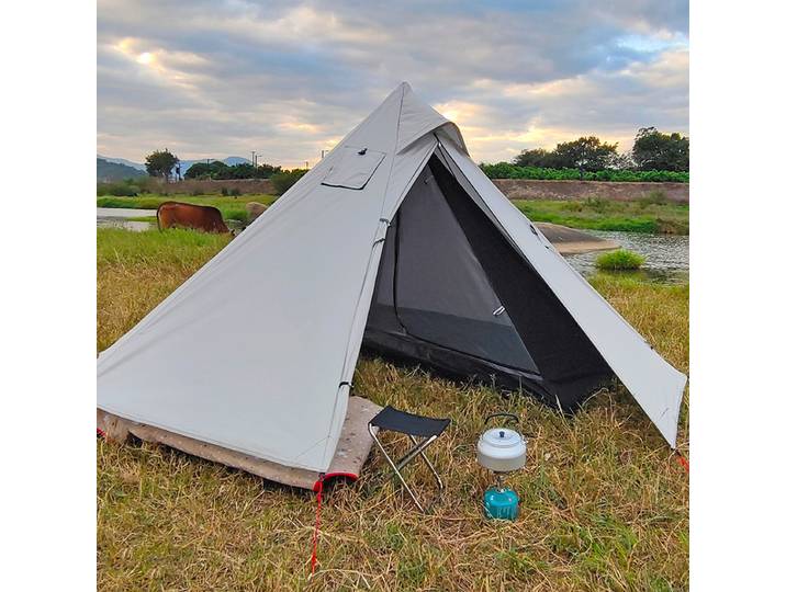 Tente pyramide simple d'extérieur avec cheminée, abri portable étanche à double couche pour équipement de camping