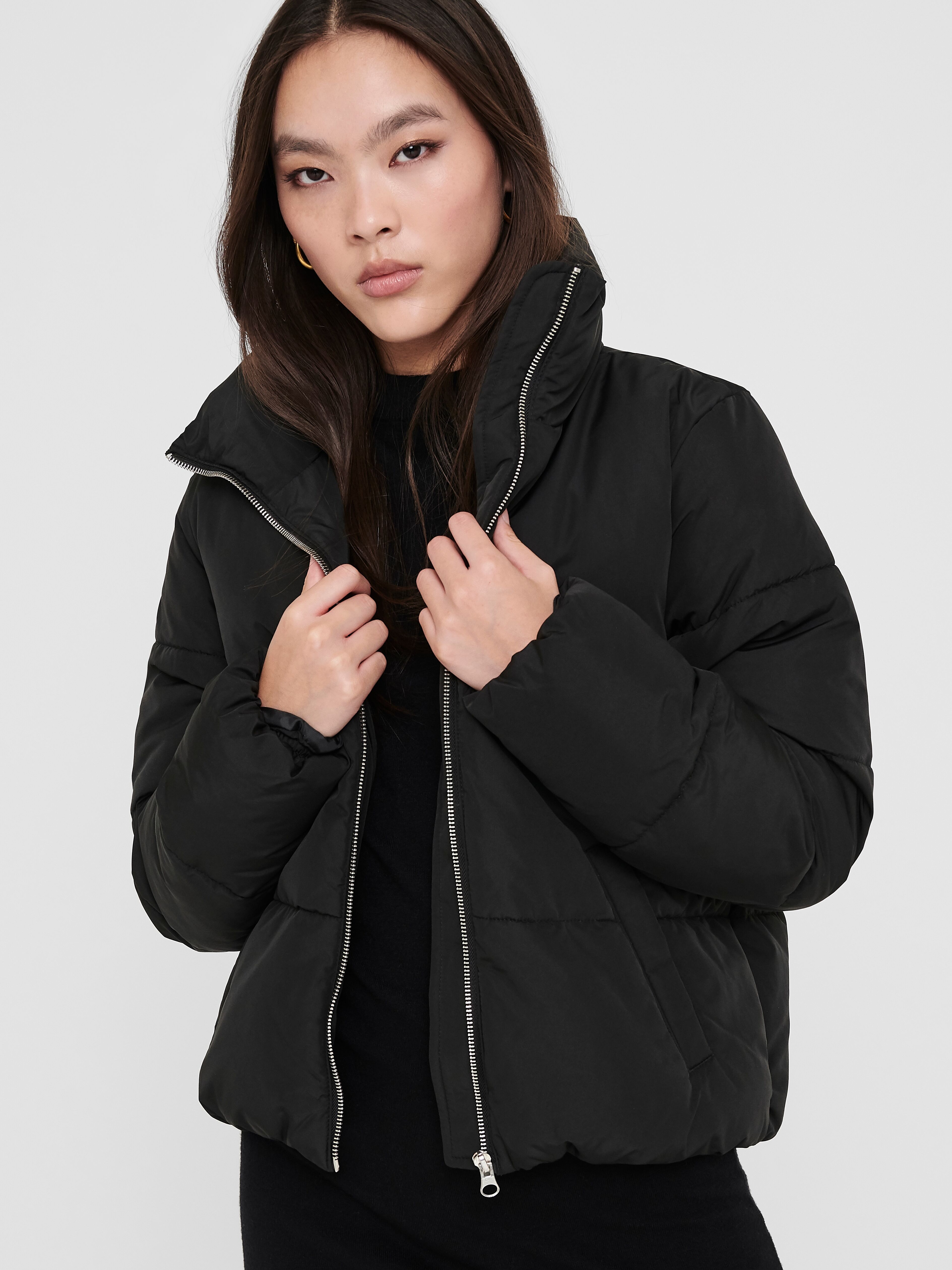 Steppjacke JDY "JDYNEWERICA LIFE SHORT PADD JKT OTW NOOS", Damen, Gr. XS, schwarz (schwarz detail:silber zipper), Web, Obermaterial: 100% Polyester, unifarben, Jacken Steppjacke