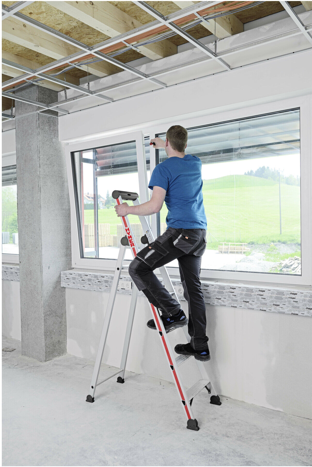 Hymer Stufenstehleiter mit Plattform, einseitig begehbar, 5 Stufen (402605)