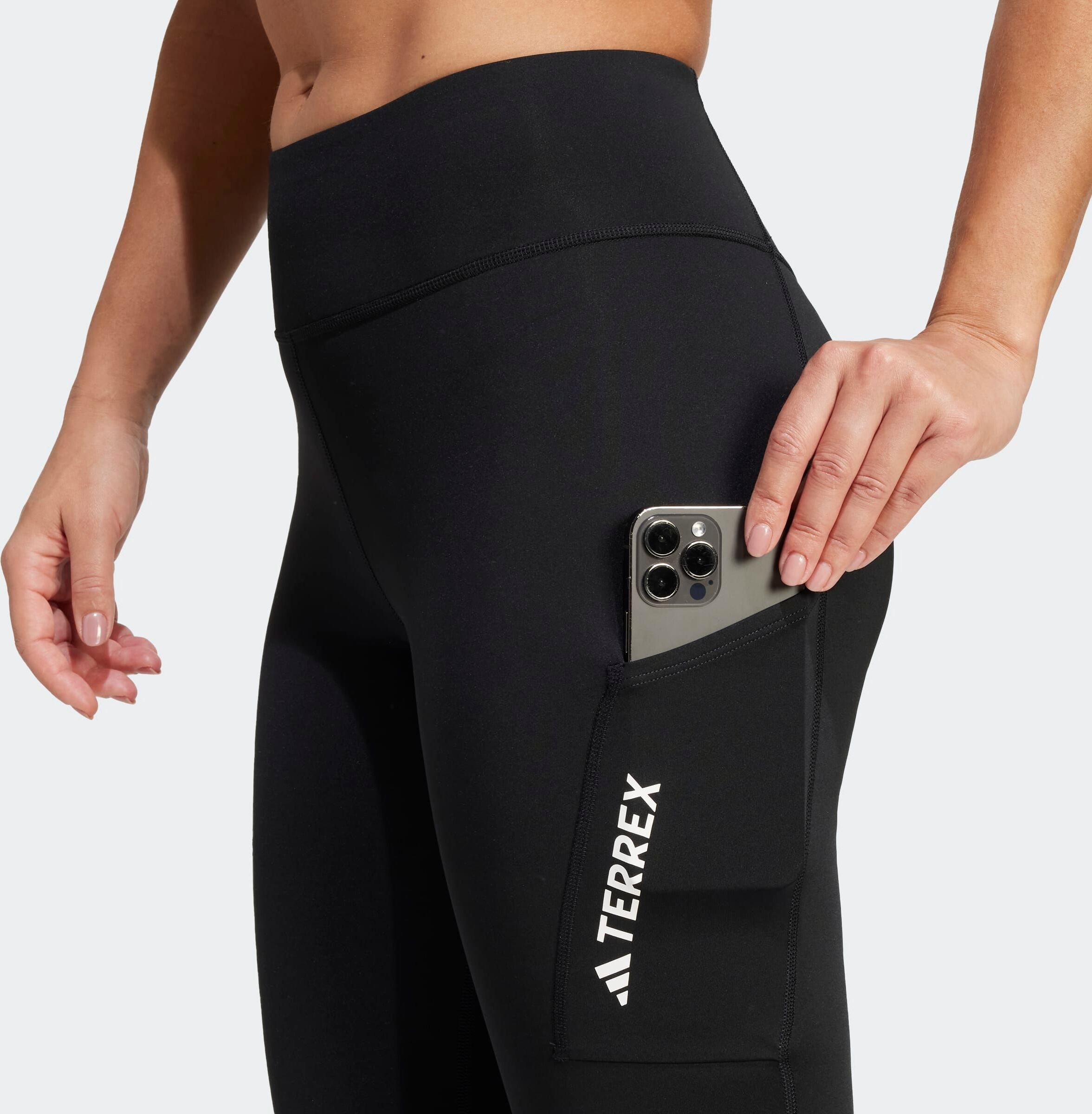 Trainingstights ADIDAS TERREX "MULTI LEGGINGS" Gr. 40, schwarz (schwarz, normal, gr.), Hosen, Damen, 40, N-Gr, Obermaterial: 79% Polyester, 21% Elasthan, Trainingstights, für vielseitige sportliche Aktivitäten, mit Gummizug-Verschluss schwarz, normal, gr.