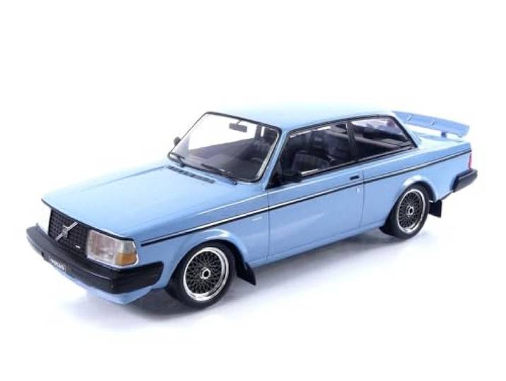 1985 Volvo 240 Turbo Custom Azul Claro Metalizado 1:18 IXO Models 18CMC090.22