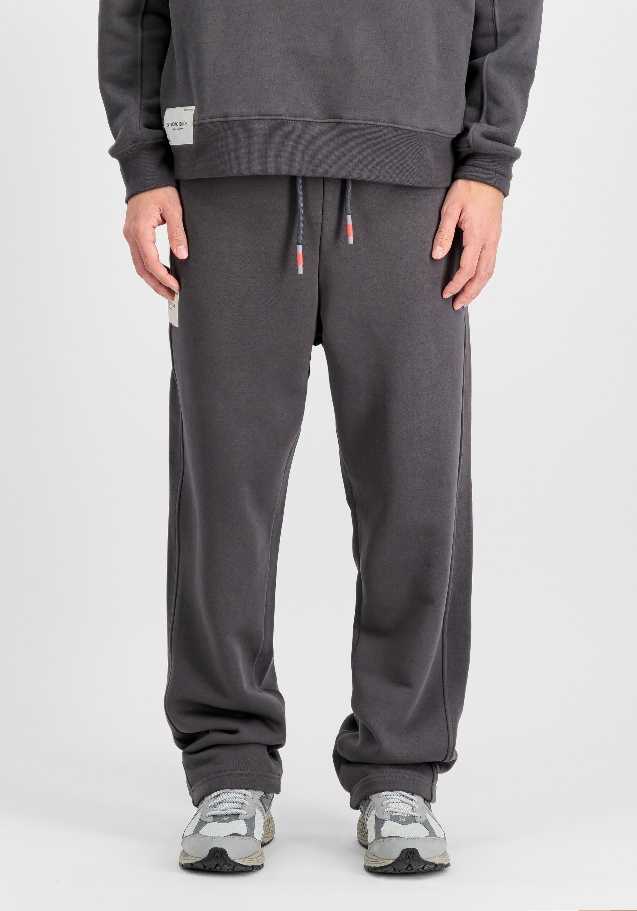 Jogginghose ALPHA INDUSTRIES "Studio Edition Jogger", Herren, Gr. S, Normalgrössen, grau (vintage grau), Obermaterial: 80% Baumwolle, 20% Polyester, Hosen Jogginghose vintage grau S, Normalgrössen