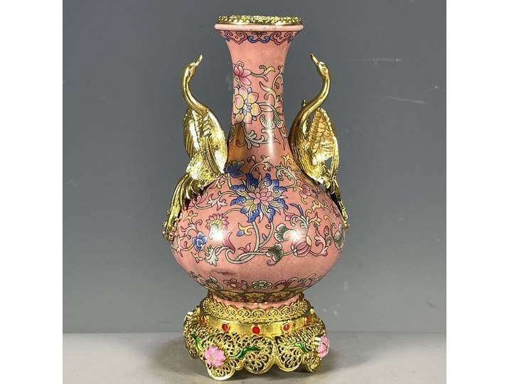Collection de céramiques chinoises anciennes, période de la dynastie Qing, période Qianlong, vase à motifs floraux en porcelaine incrustée de cuivre