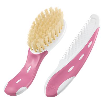 NUK Babybürste mit Kamm, Bürste aus 100% Naturhaar, Kamm mit abgerundeten Spitzen, rot (20327818)
