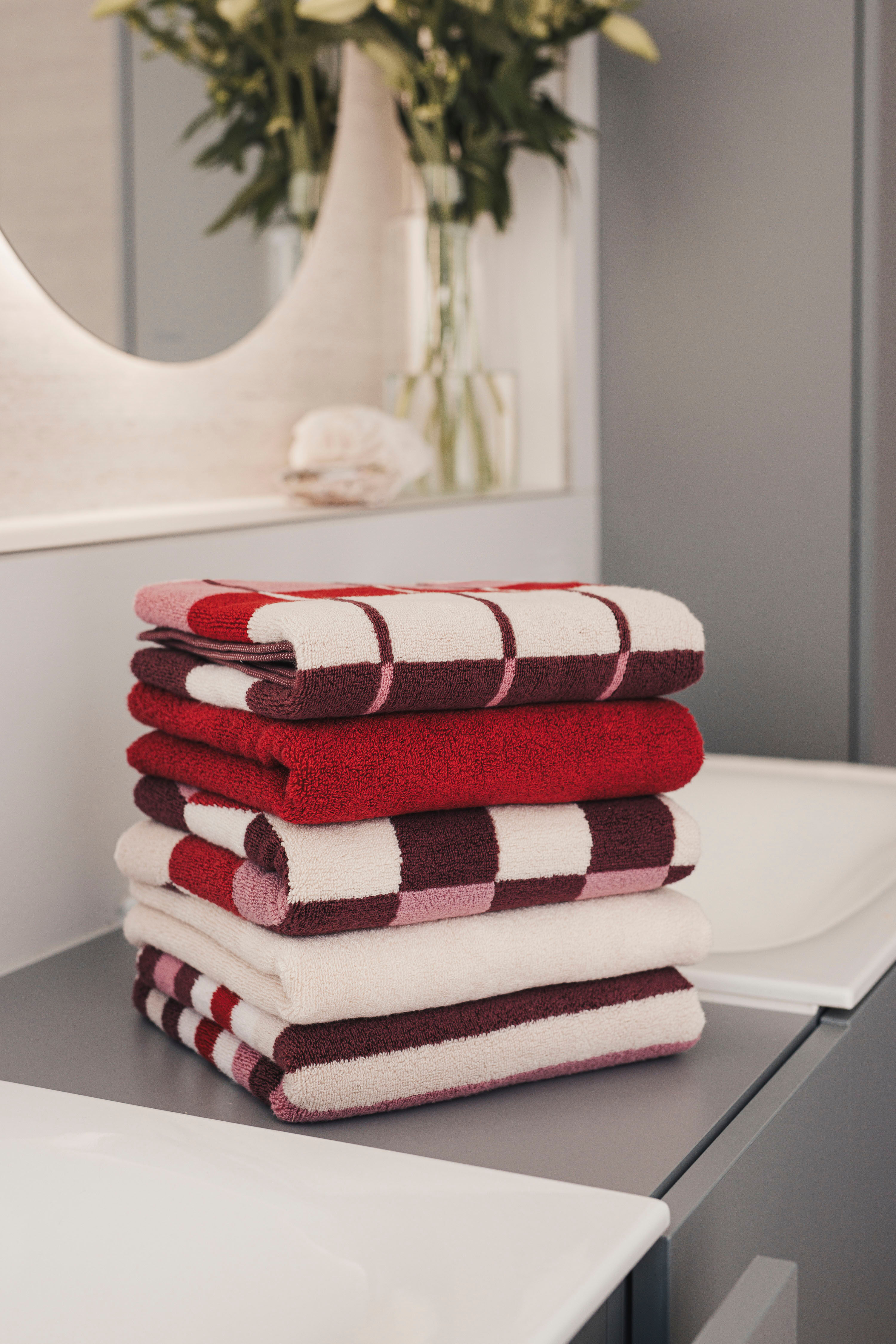 Duschtuch ROSS "Three Stars 9040", rot (vino), B:75cm L:140cm, Frottier, Frottier, Handtücher, Duschtuch, 100% Baumwolle, made in Germany vino B/L: 75cmx140cm, 1 Stk., Karo Streifen, 1 Duschtuch, Frottier