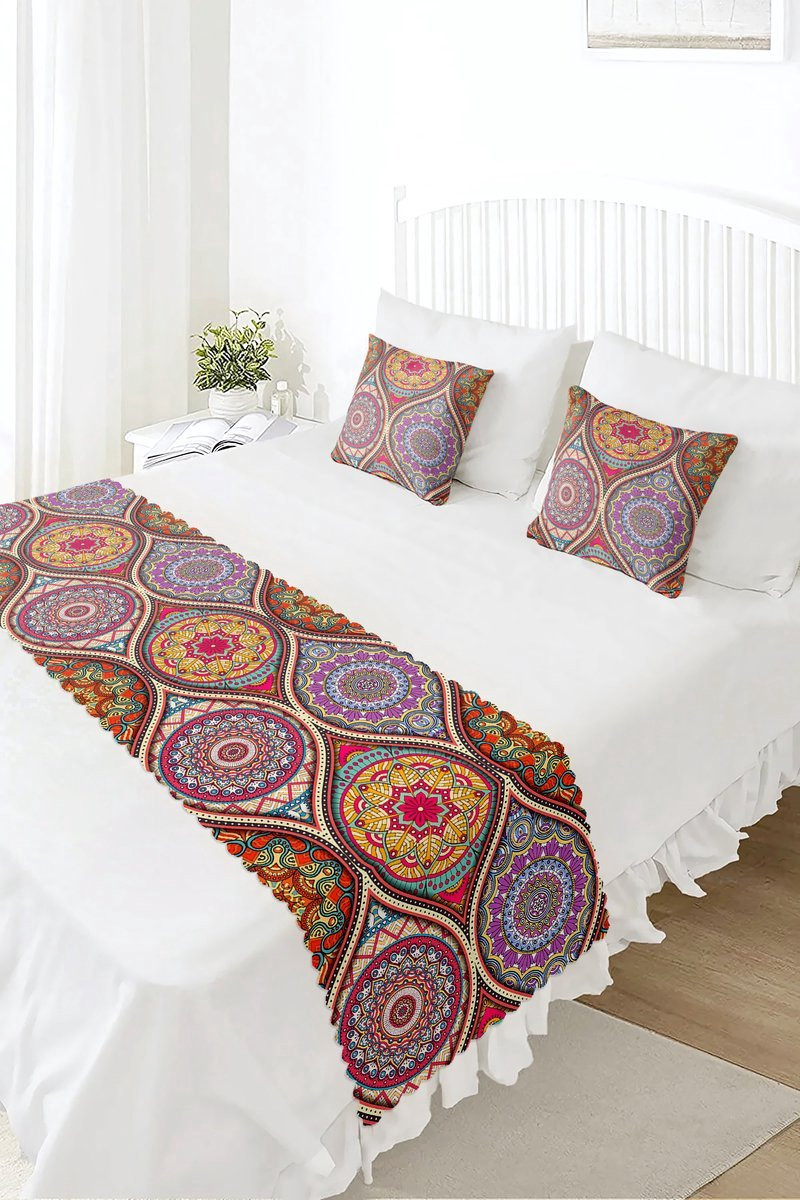 Bedloper en kussenhoes set met oosterse motieven in bedrukt velvet textiel