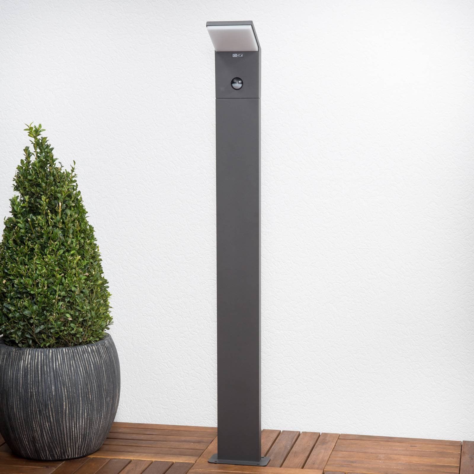 Lucande Nevio LED tuinpadverlichting met bewegingssensor, antraciet/zwart, Hoogte: 100 cm