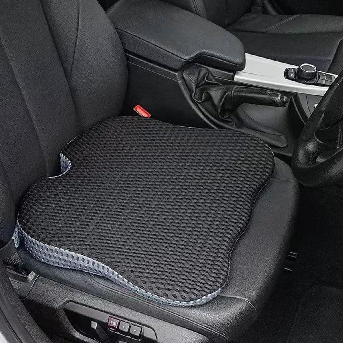 Zwart autostoelkussen van traagschuim voor comfortabel rijden voor volwassenen