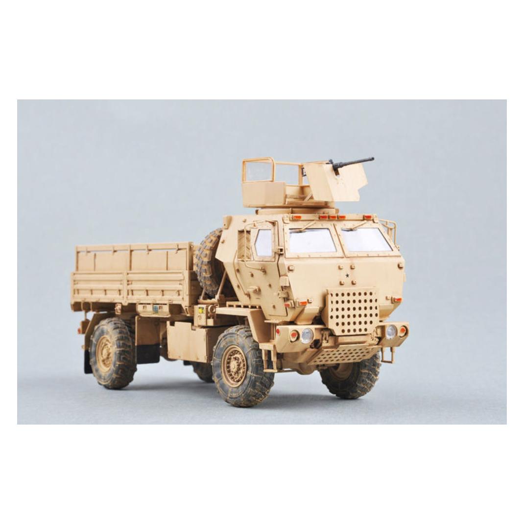 Trumpeter M1078 LMTV (Armor CAB) (01009)
