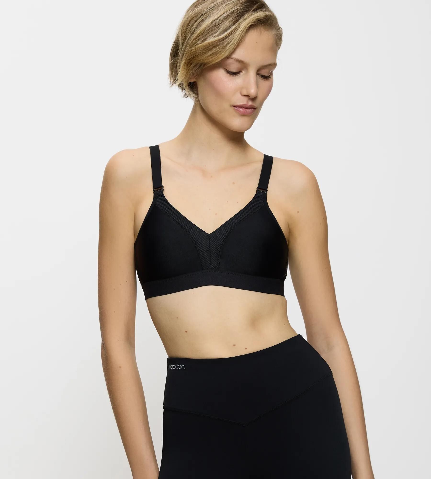 Sport-BH TRIACTION BY TRIUMPH "Triaction Wellness N", Damen, Gr. 75, Cup B, schwarz, Single Jersey, Obermaterial: 77% Polyamid, 23% Elasthan (LYCRA), leicht glänzend, unifarben, BHs Sport-BH, atmungsaktiv und hoher Support schwarz 75, Cup B