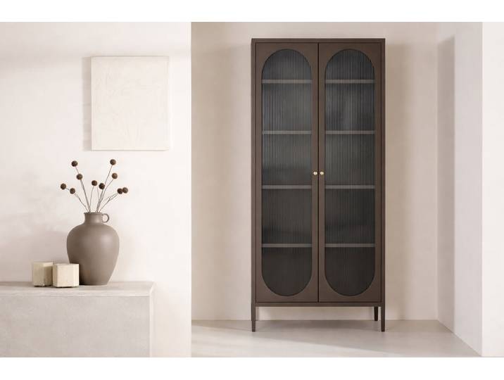 Vitrine Belano - Mit 2 Türen und Wellenglas - Braun - Luxusbetten24