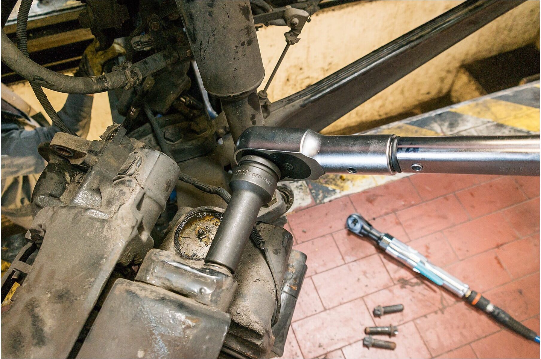 HAZET TX Zylinderkopf-Werkzeug 2850-E24 E24 Vierkant hohl 20 mm (3/4"))