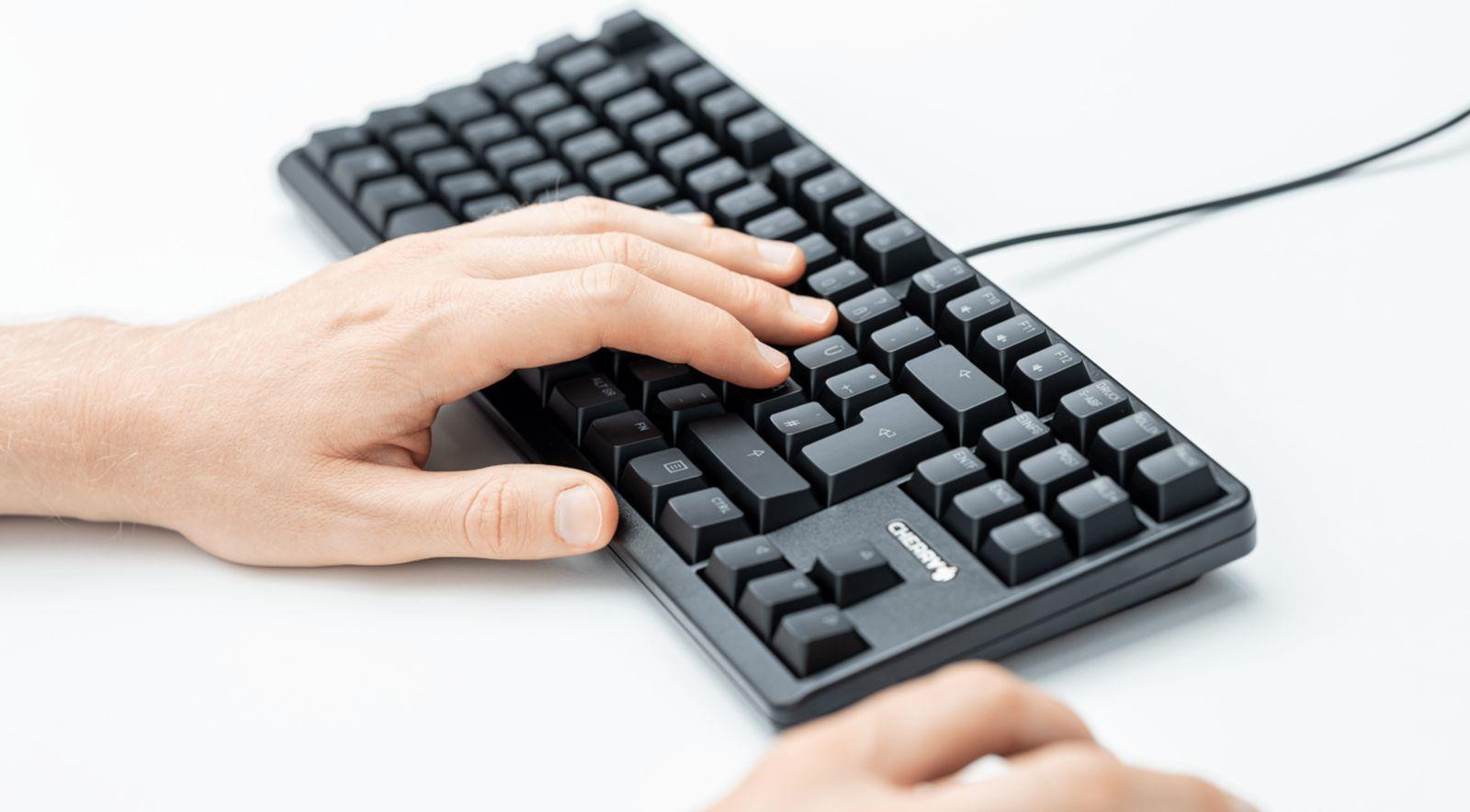 Cherry G80-3000N RGB TKL Toetsenbord met Achtergrondverlichting