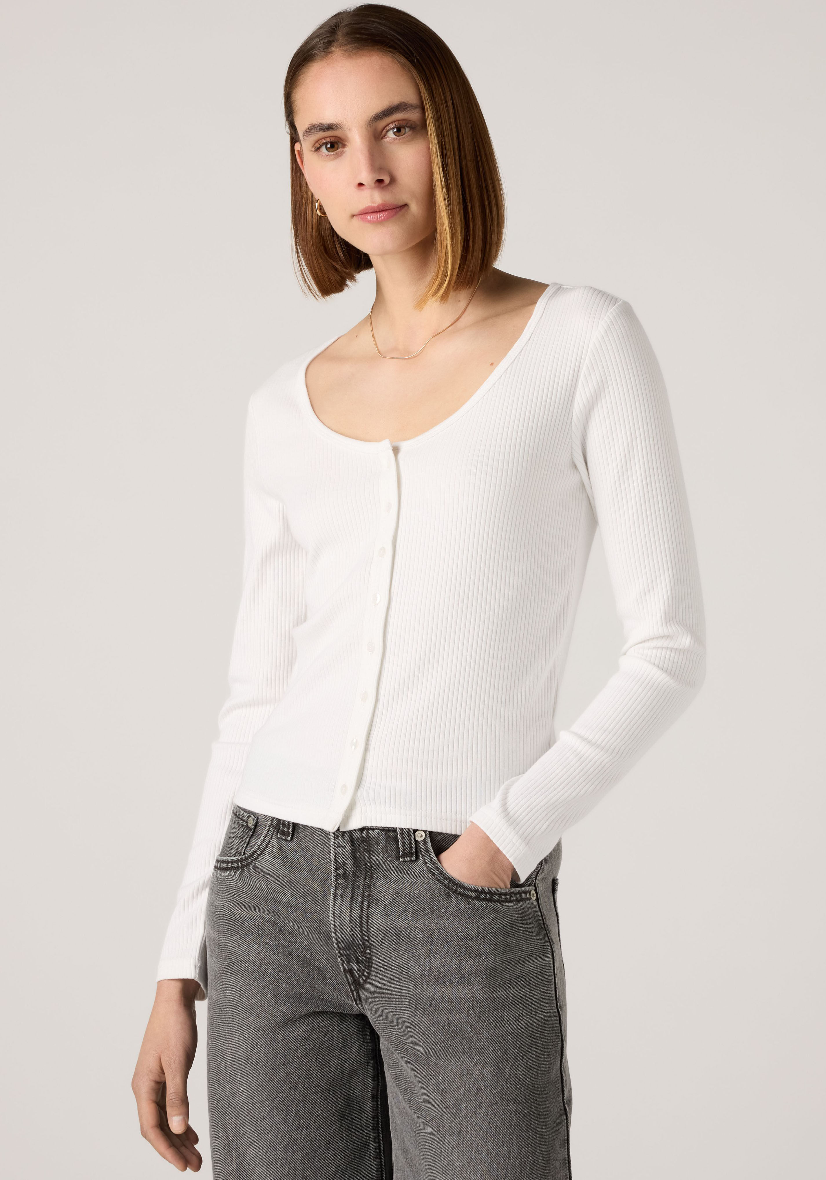 Langarmshirt LEVI'S "AUSTEN BUTTON THROUGH LS", Damen, Gr. L (40), weiss (hellweiß), Single Jersey, Obermaterial: 97% Baumwolle, 3% Elasthan, figurbetont taillenbedeckt, tiefer Rundhals, Shirts Langarmshirt, Feinripp hellweiß L (40)
