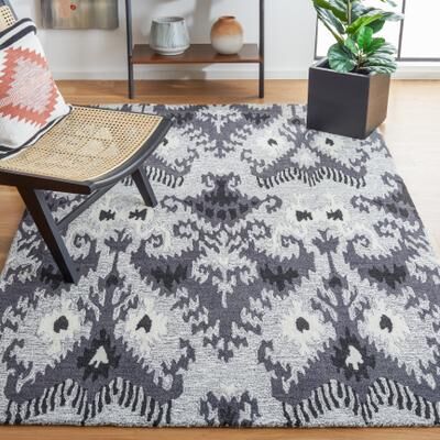 SAFAVIEH Handmade Ikat Triada Bohemian Wool Rug
