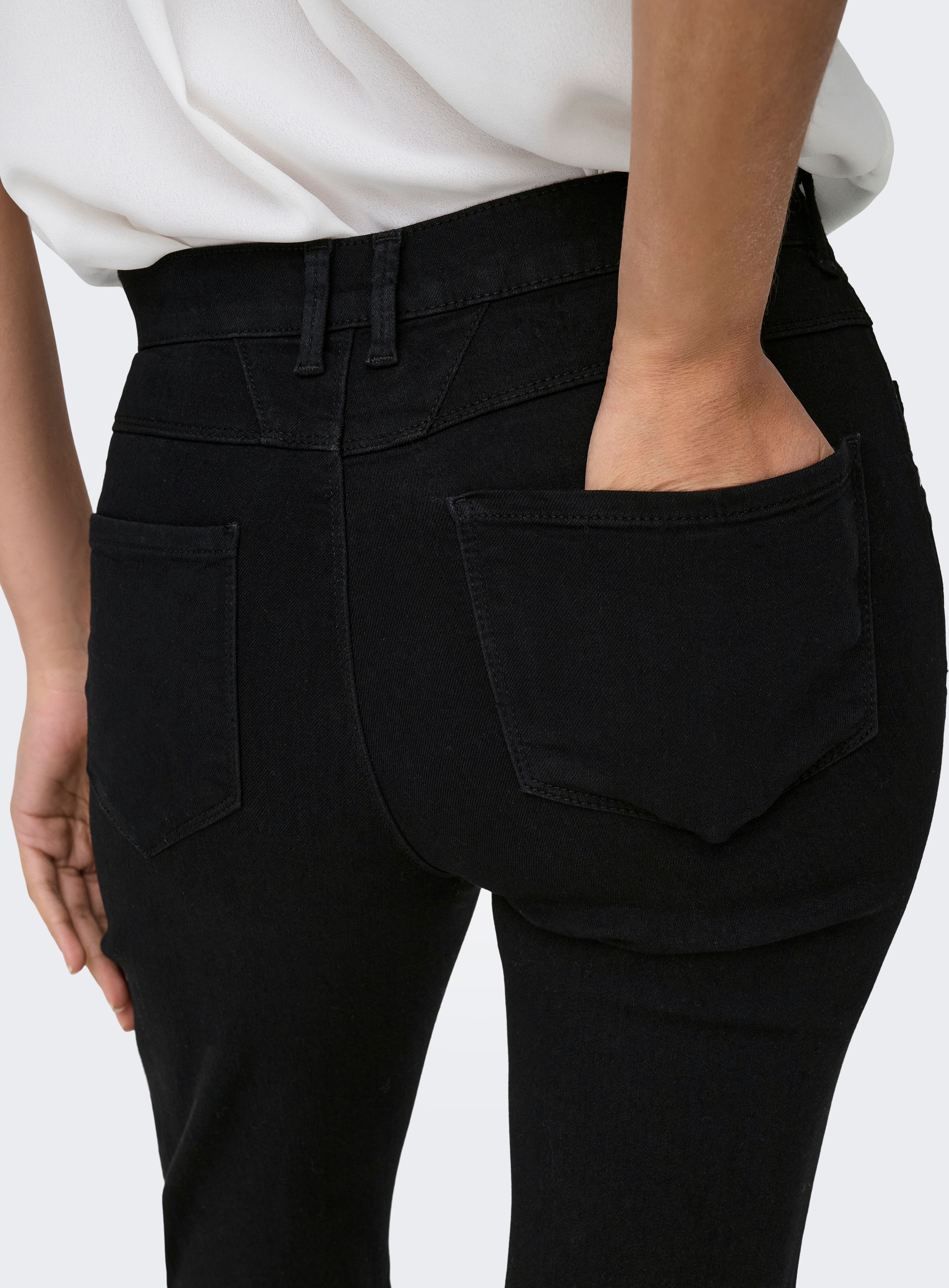 Bootcut-Jeans ONLY "ONLRAIN MID FRONT YOKE FLARED DNM BOX X", Damen, Gr. XL (42), Länge 30, schwarz (washed schwarz), Denim/Jeans, Obermaterial: 53% Viskose, 29% Baumwolle, 17% Polyester, 1% Elasthan, unifarben, Jeans Bootcut-Jeans washed schwarz XL (42),