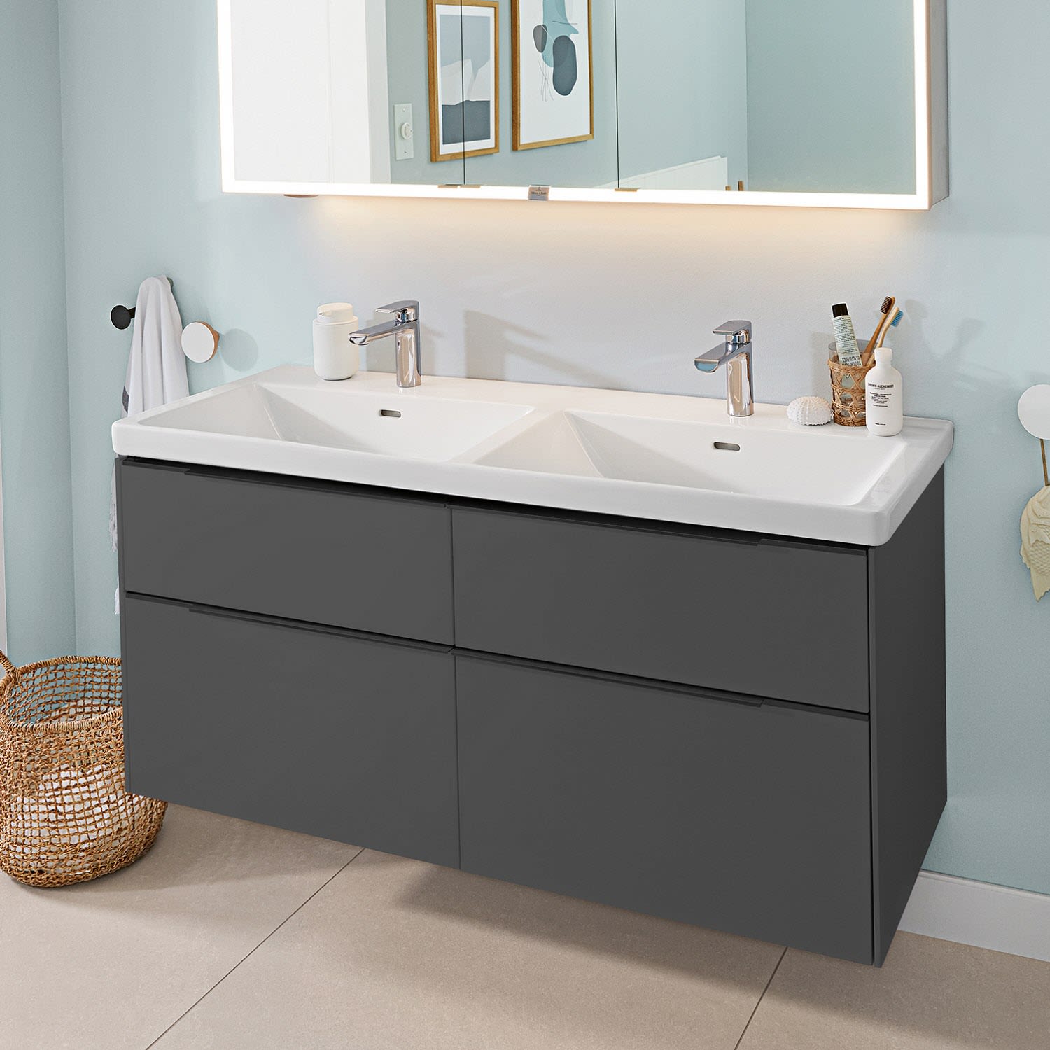 Villeroy & Boch Subway 3.0 Waschtischunterschrank 127,2 cm, 4 Auszüge, mit LED-Beleuchtung, für Doppel-Waschtisch